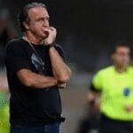 Cuca enfrenta desafio com Atlético-MG em decisão na Sul-Americana