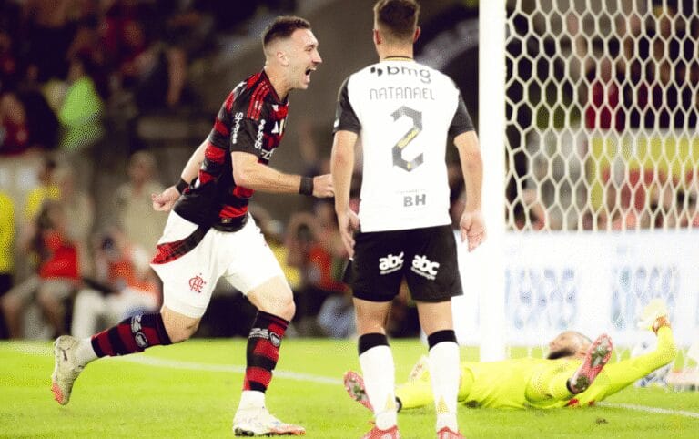 Léo Ortiz elogia Rodrigo Caio por evolução em bola parada no Flamengo
