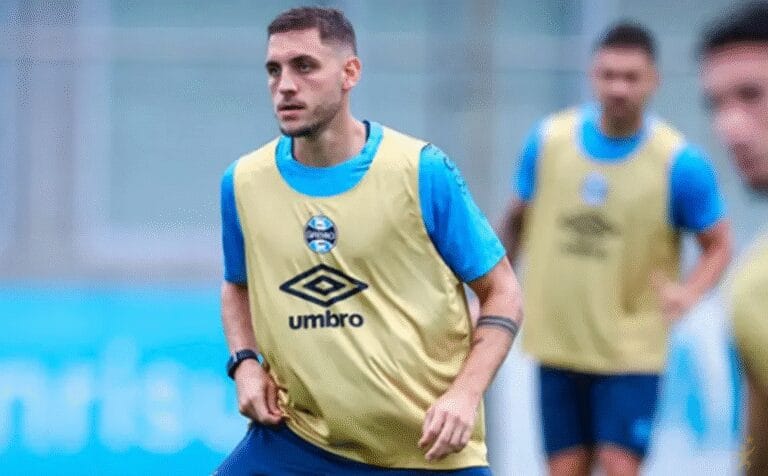 Grêmio inova com Camilo na lateral contra Fortaleza no Brasileirão