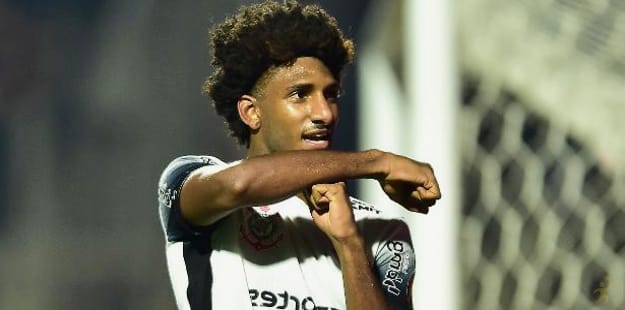 Corinthians e Cruzeiro se enfrentam com novidades nas escalações