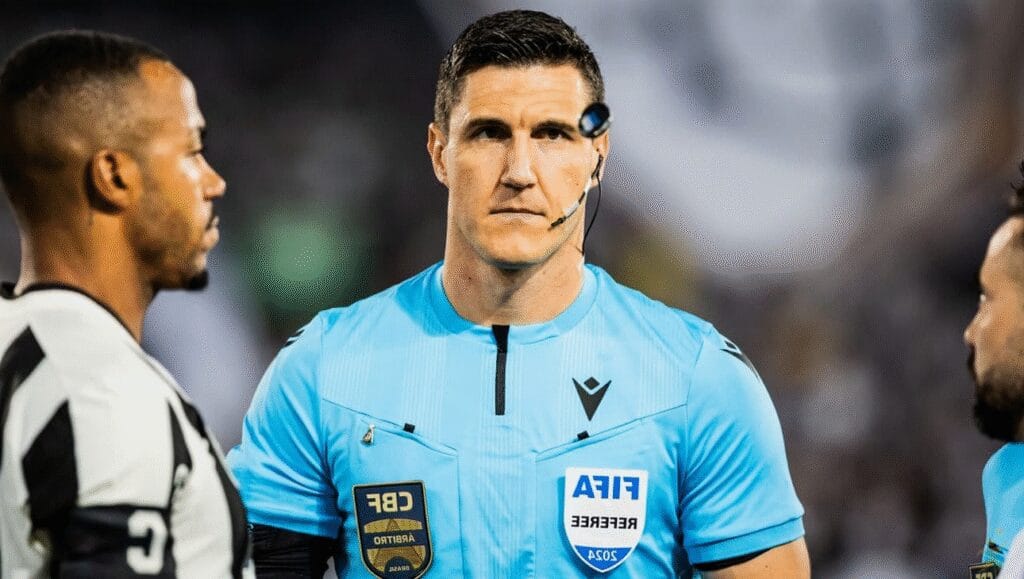 Decisão polêmica na arbitragem marca Sport x Santos no Brasileirão