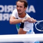 Medvedev e Moutet têm jogo interrompido por raios em Washington