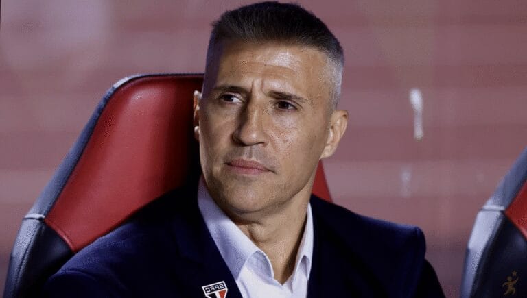 São Paulo anuncia escalação com retornos para jogo decisivo contra Athletico