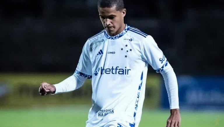 Cruzeiro enfrenta Mirassol com escalação modificada no Brasileirão