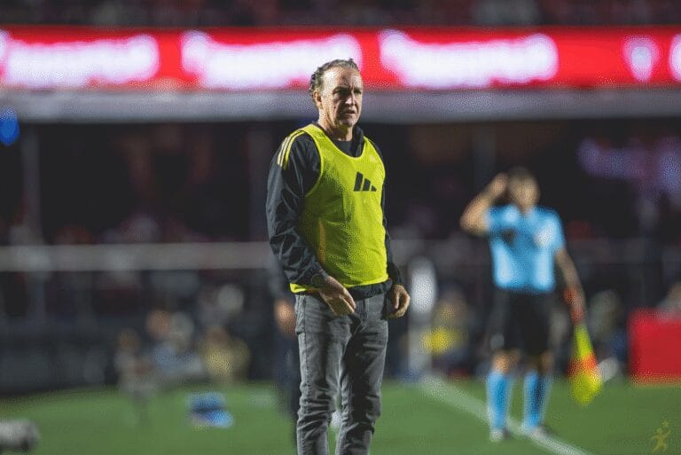 Atlético-MG enfrenta Cruzeiro com Dudu no ataque e sem Lyanco