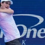 João Fonseca avança em Cincinnati após abandono de Fokina