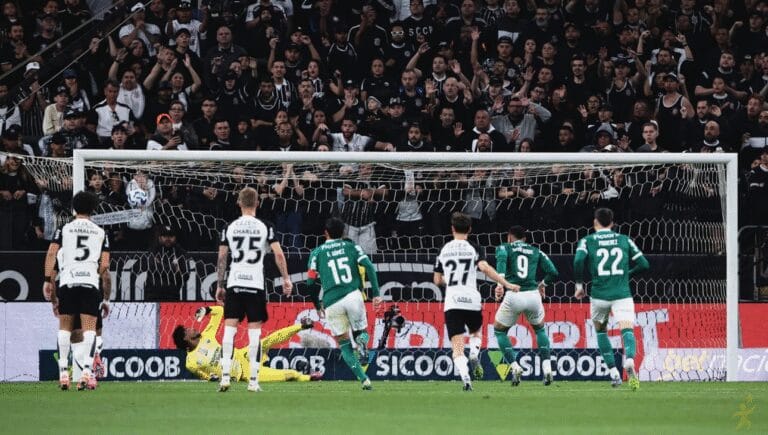 Pênalti polêmico em Corinthians x Palmeiras divide torcedores