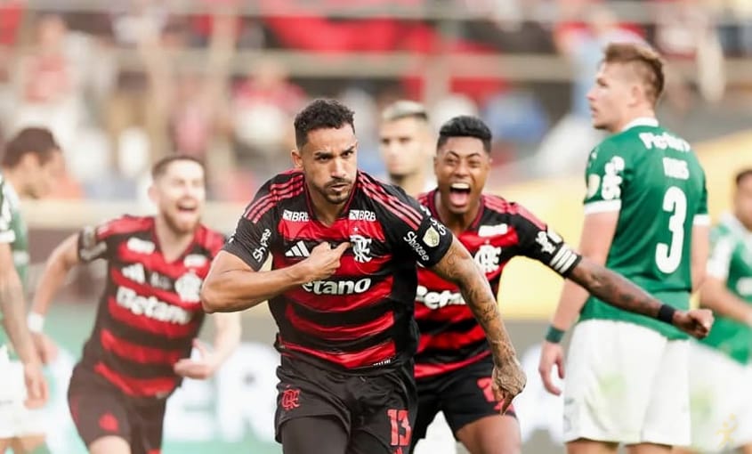 Flamengo vence Palmeiras e se torna primeiro tetra da Libertadores