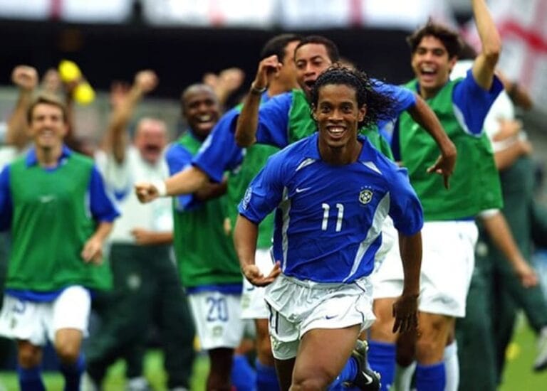 Gol do Ronaldinho Gaucho Copa 2002