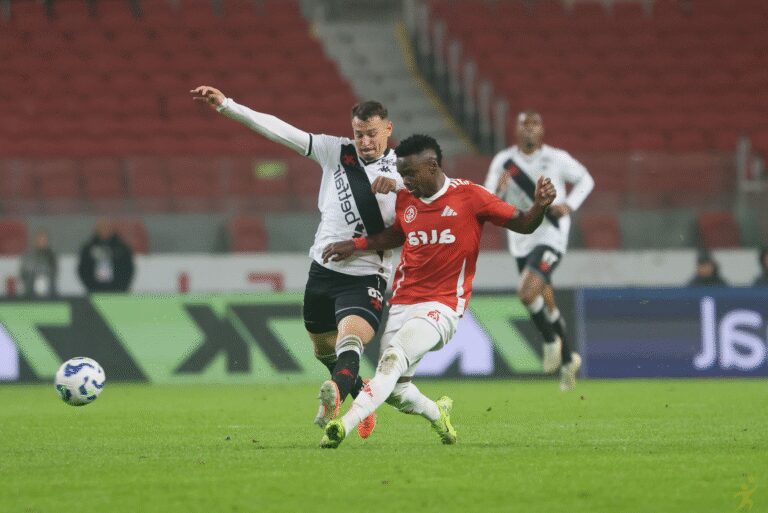 Inter enfrenta Vasco em São Januário pela 36ª rodada do Brasileirão