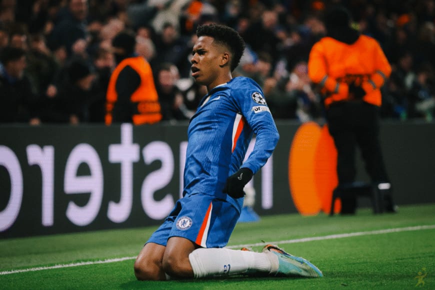 Estevão brilha e Chelsea atropela Barcelona por 3 a 0 na Champions