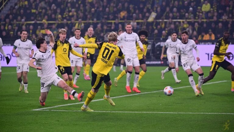 Dortmund vence Gladbach e segue firme na caça ao Bayern na Bundesliga