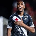 Adriano Imperador vê semelhanças e se rende ao talento de Rayan