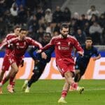 Liverpool vence Inter com pênalti tardio e alivia crise pós-Salah