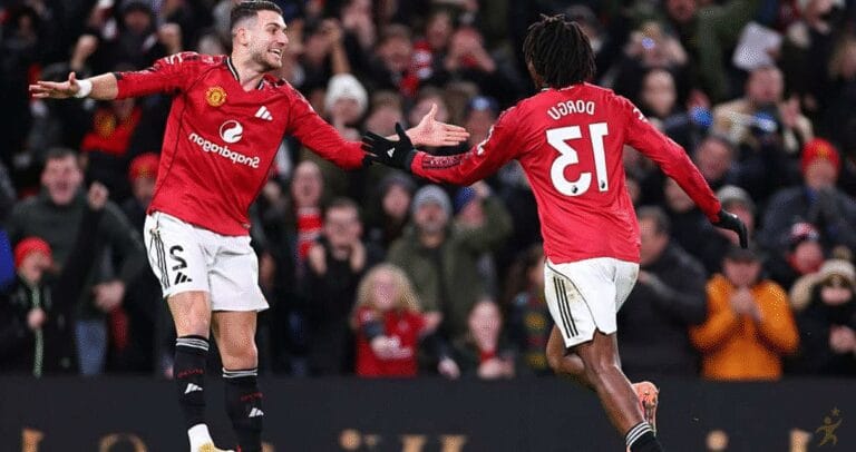 Manchester United vence Newcastle no Boxing Day e sobe na tabela