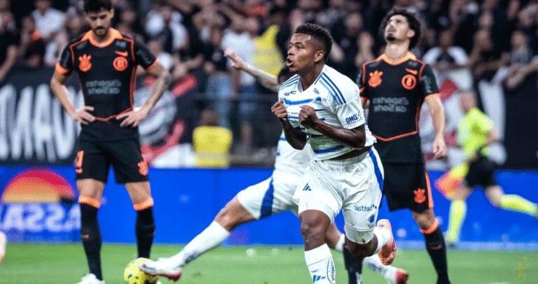 Keny Arroyo Jr brilha pelo Cruzeiro e inspira-se em ídolos brasileiros