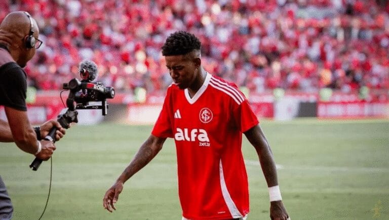 Benfica monitora Vitão, central do Internacional com contrato até 2026