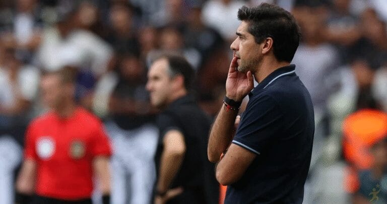 Abel Ferreira valoriza vices e destaca ano de reformulação do Palmeiras