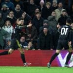 Manchester United vence Wolves e alcança três jogos sem perder