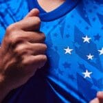 Técnico do Cruzeiro é eleito um dos 10 melhores do mundo em 2025