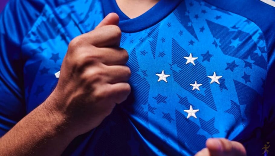 Técnico do Cruzeiro é eleito um dos 10 melhores do mundo em 2025