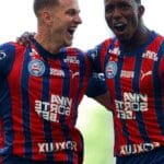 Bahia vence Jequié na estreia do Baianão; Corinthians e Chape têm resultados opostos