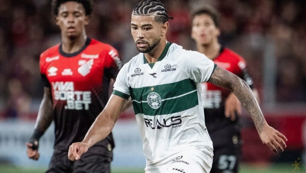 Lucas Ronier reestreia na Série A com novo status no Coritiba