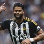 Hulk viraliza em Atlético-MG x Betim com comemoração no camarote