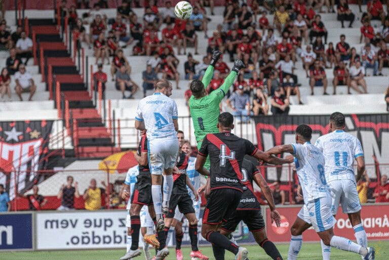 Atlético-GO empata com CRAC em jogo morno no Accioly