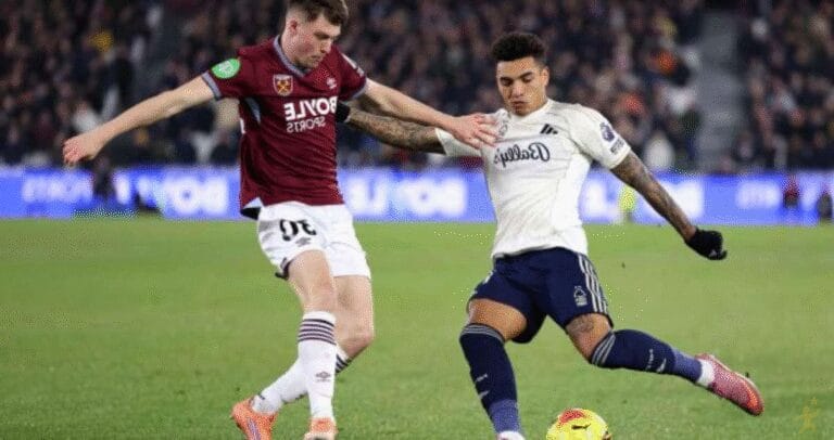 Nottingham Forest vence West Ham de virada e se afasta da zona de rebaixamento