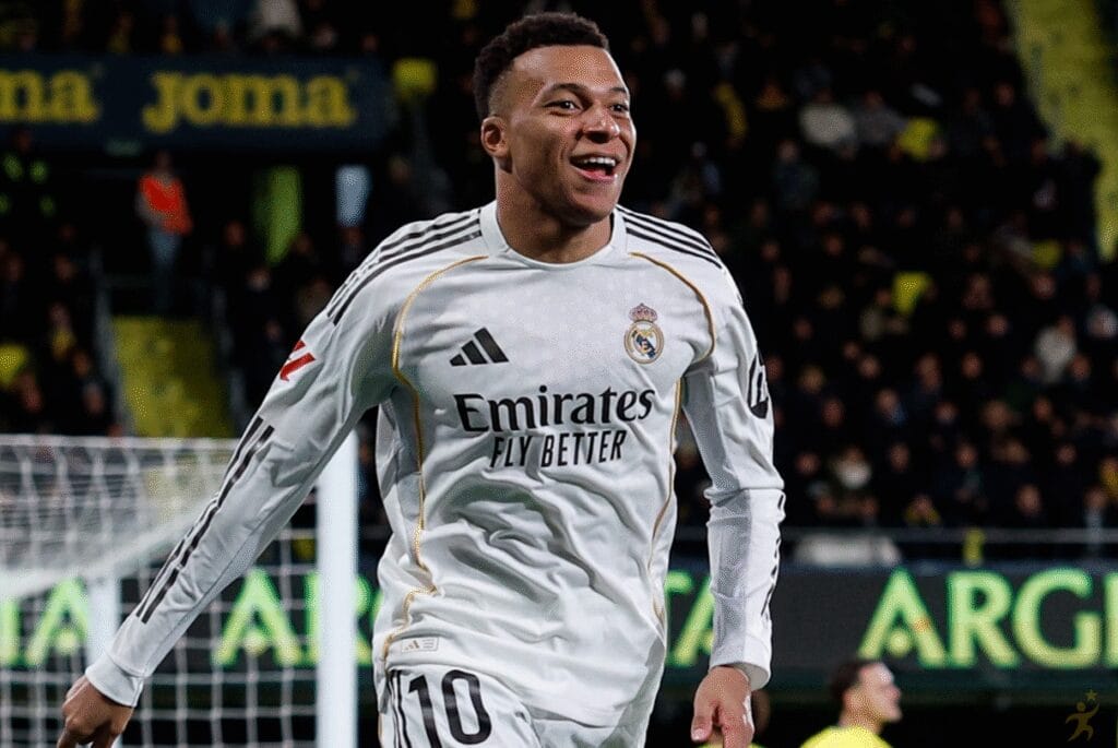 Real Madrid vence Villarreal com dois gols de Mbappé e assume liderança
