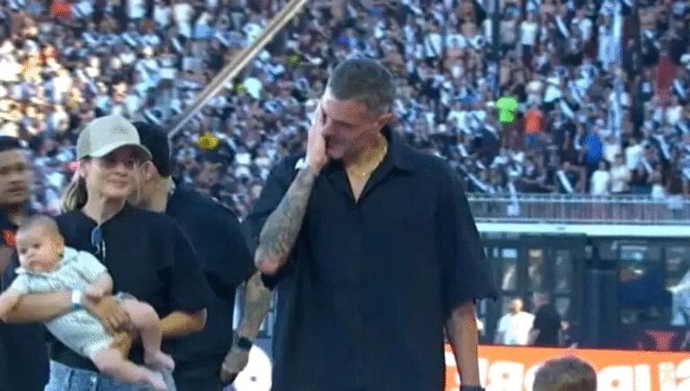 Pablo Vegetti se despede do Vasco em clima de emoção e lágrimas