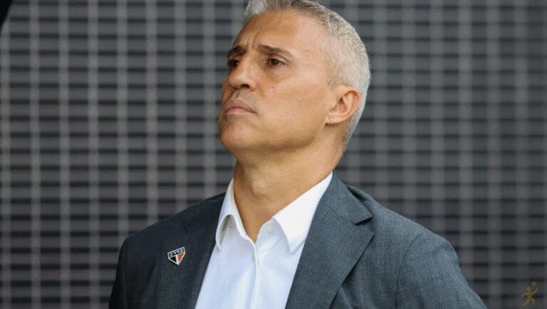 São Paulo anuncia escalação com novidades para jogo contra Portuguesa