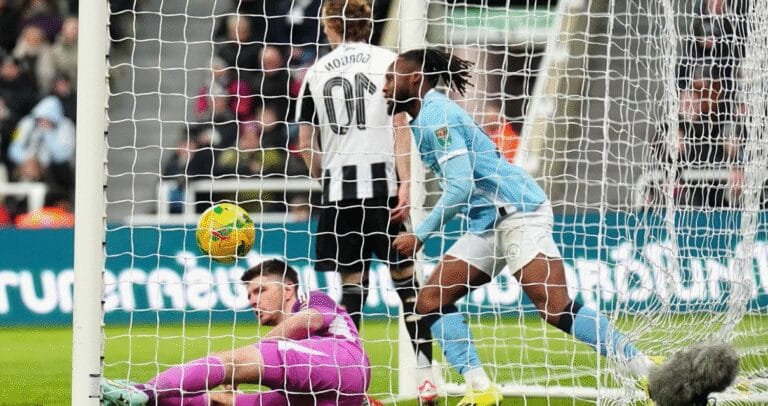 Manchester City vence Newcastle e avança na Copa da Liga Inglesa