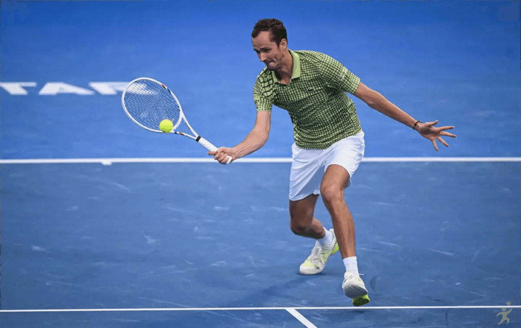 Medvedev revela desvantagem tática contra tenistas canhotos