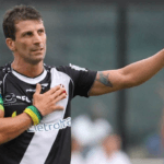 Pedrinho: O Maestro Silencioso e o Recorde Inusitado no Vasco