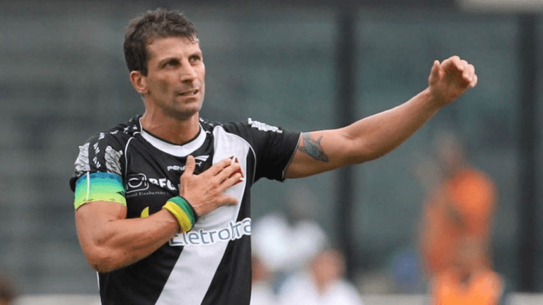 Pedrinho: O Maestro Silencioso e o Recorde Inusitado no Vasco