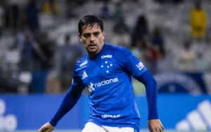 Fagner enfrenta Corinthians pela 1ª vez após deixar o clube