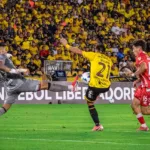 Argentinos Juniors vence Barcelona na Libertadores com gol no fim