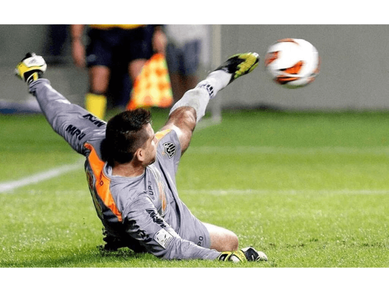 Victor: O Goleiro Artilheiro (Quase) Desconhecido do Atlético