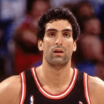 Vorcaro oferecia R$ 260 milhões para vigiar ex-astro da NBA Rony Seikaly