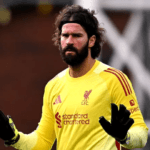 Liverpool enfrenta Brighton sem Alisson e Salah; veja escalações