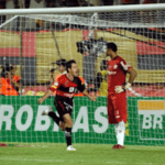 Ramon Menezes no Vitória: O Recorde Inusitado de Cobranças de Falta Indiretas