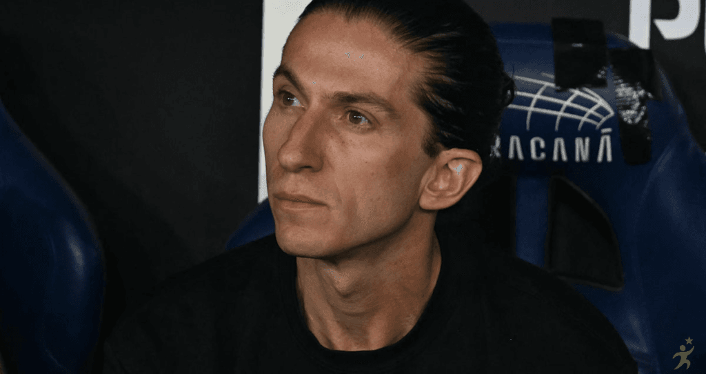 Flamengo demite Filipe Luís após crise de resultados e pressão da torcida