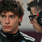 Antonelli conquista pole na China; Mercedes domina classificação