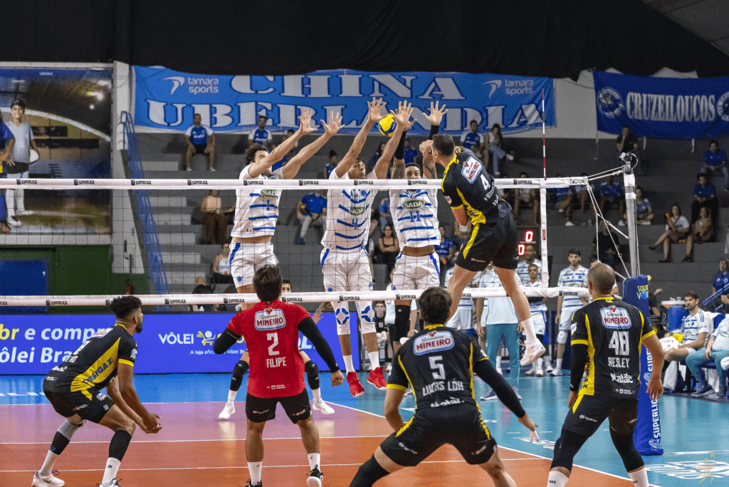 Praia Clube vence Sada Cruzeiro em jogo eletrizante da Superliga