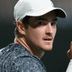 João Fonseca vence na estreia e avança em Indian Wells com direta afiada