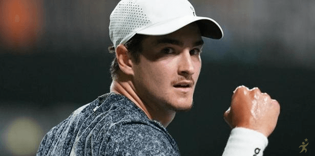 João Fonseca vence na estreia e avança em Indian Wells com direta afiada