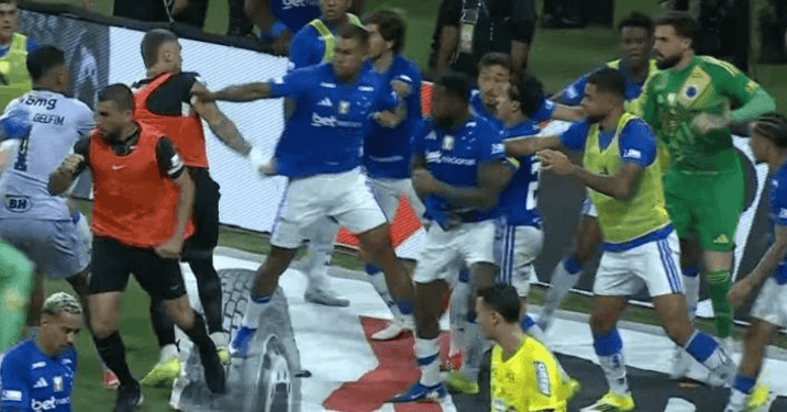 Cruzeiro vence Atlético-MG em final marcada por 23 expulsões após pancadaria