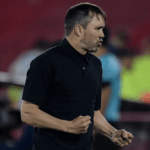 River Plate vence Huracán na estreia de Coudet com polêmicas de arbitragem